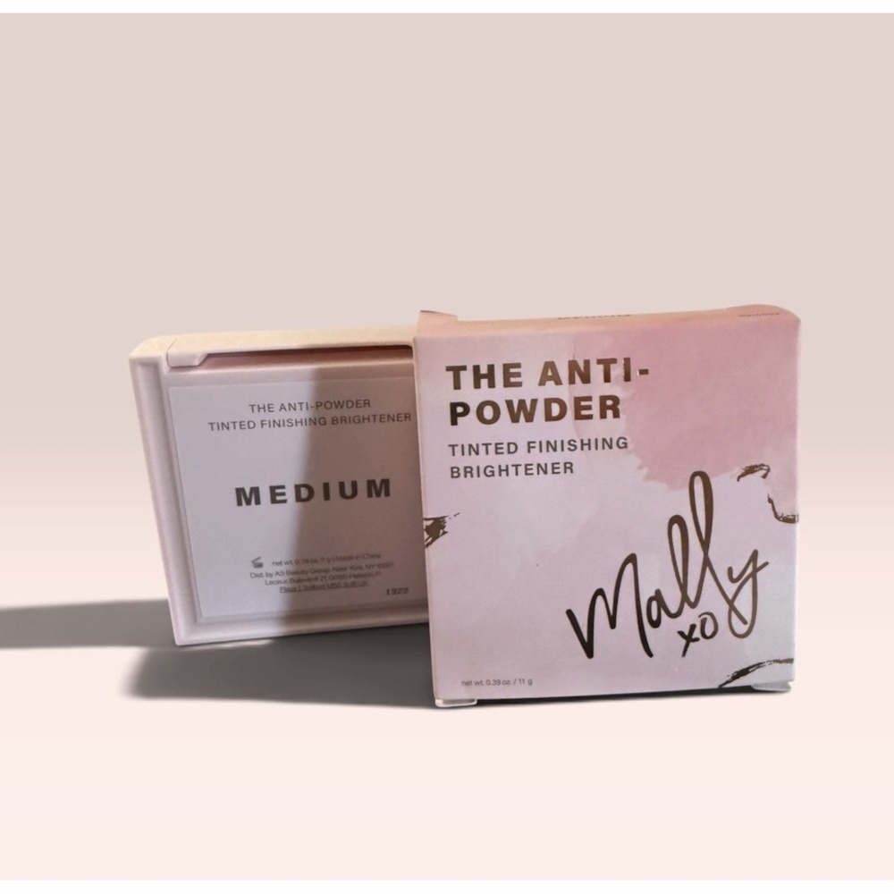 Mally XO - 'The Anti-Powder' Tinted Finishing Brightener Medium - NEW in box